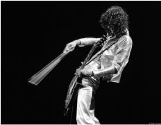 Jimmy Page, Madison Square Garden, NYC, 1977