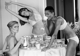 Patti Hansen, Lisa Taylor, and Beverly Johnson, San Francisco, CA, Vogue, 1976