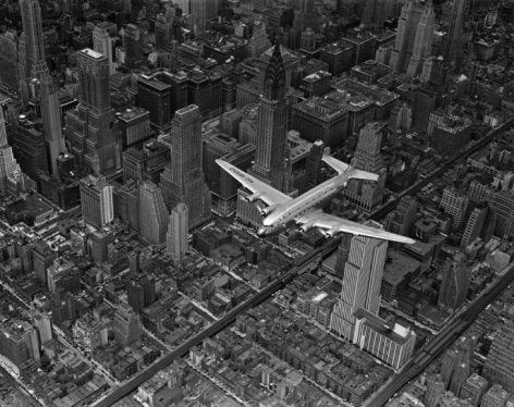Margaret Bourke-White A DC-4 flying over New York City, 1939&nbsp;&nbsp;&nbsp;